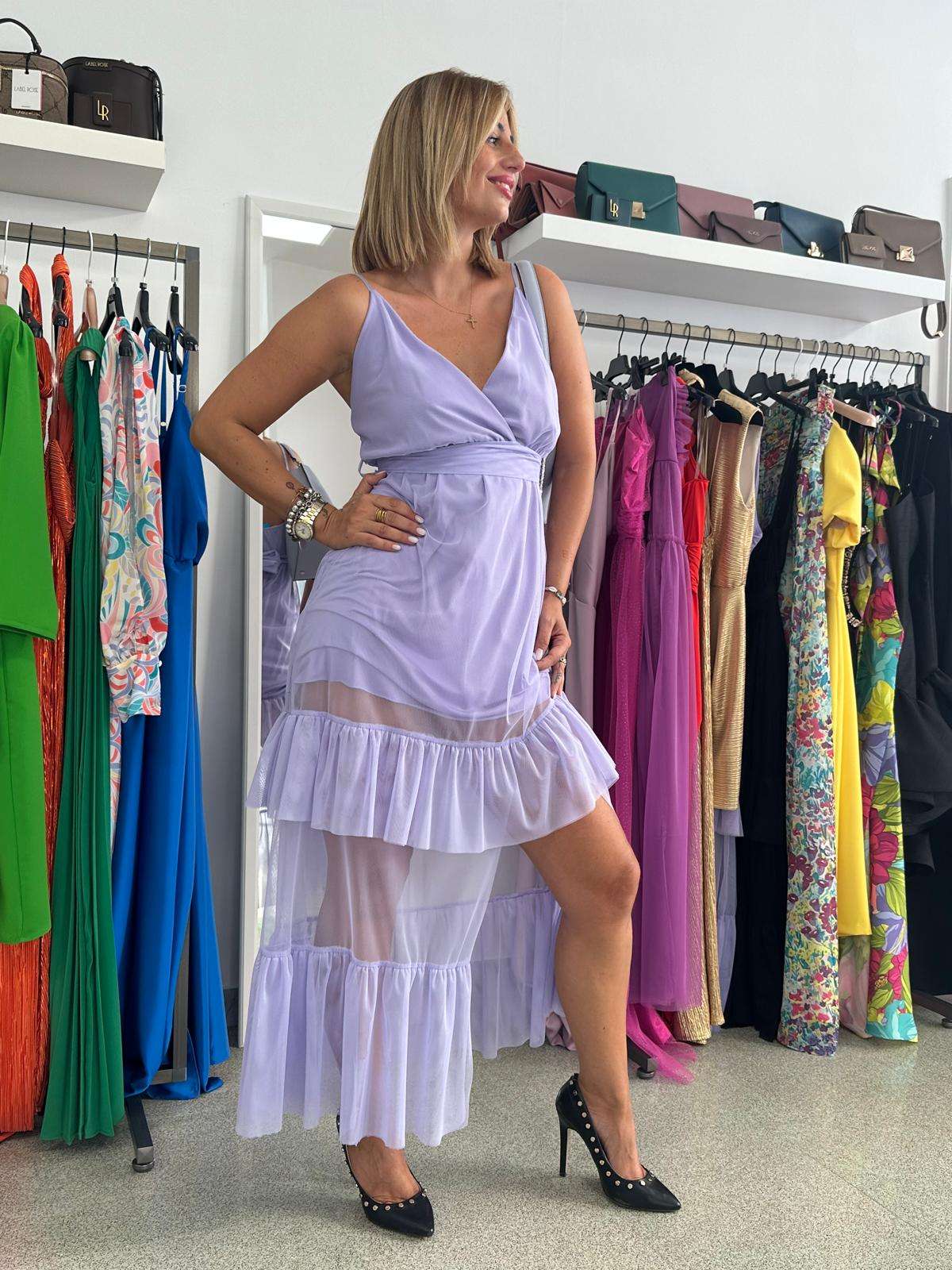 Abito Glicine con Balze in Tulle – Romantico e Chic