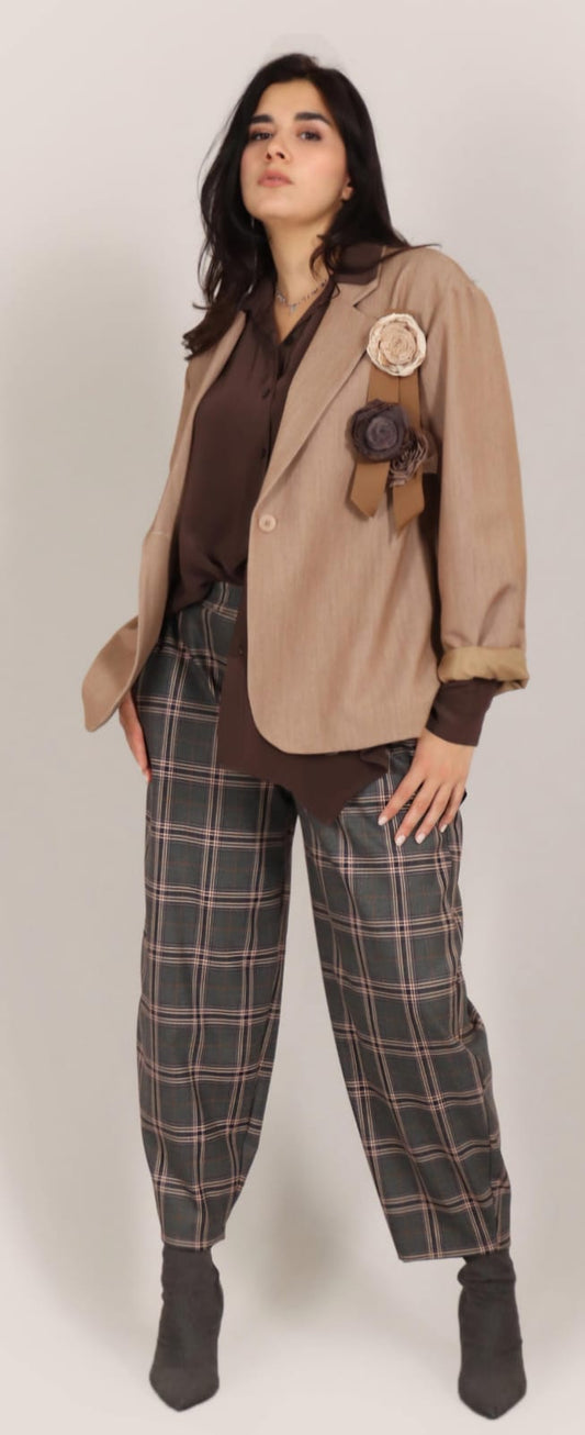 Giacca Blazer Donna Beige con Applicazioni - Eleganza Artigianale