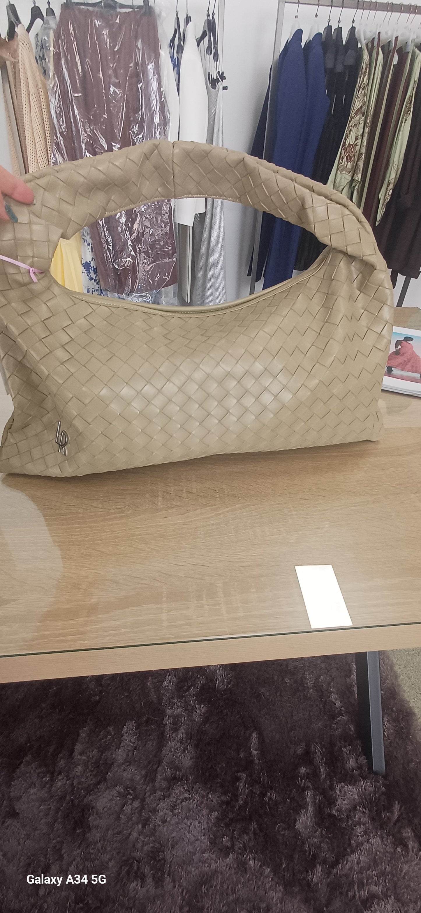 Borsa a spalla in similpelle ANYA - VERDE OLIVA