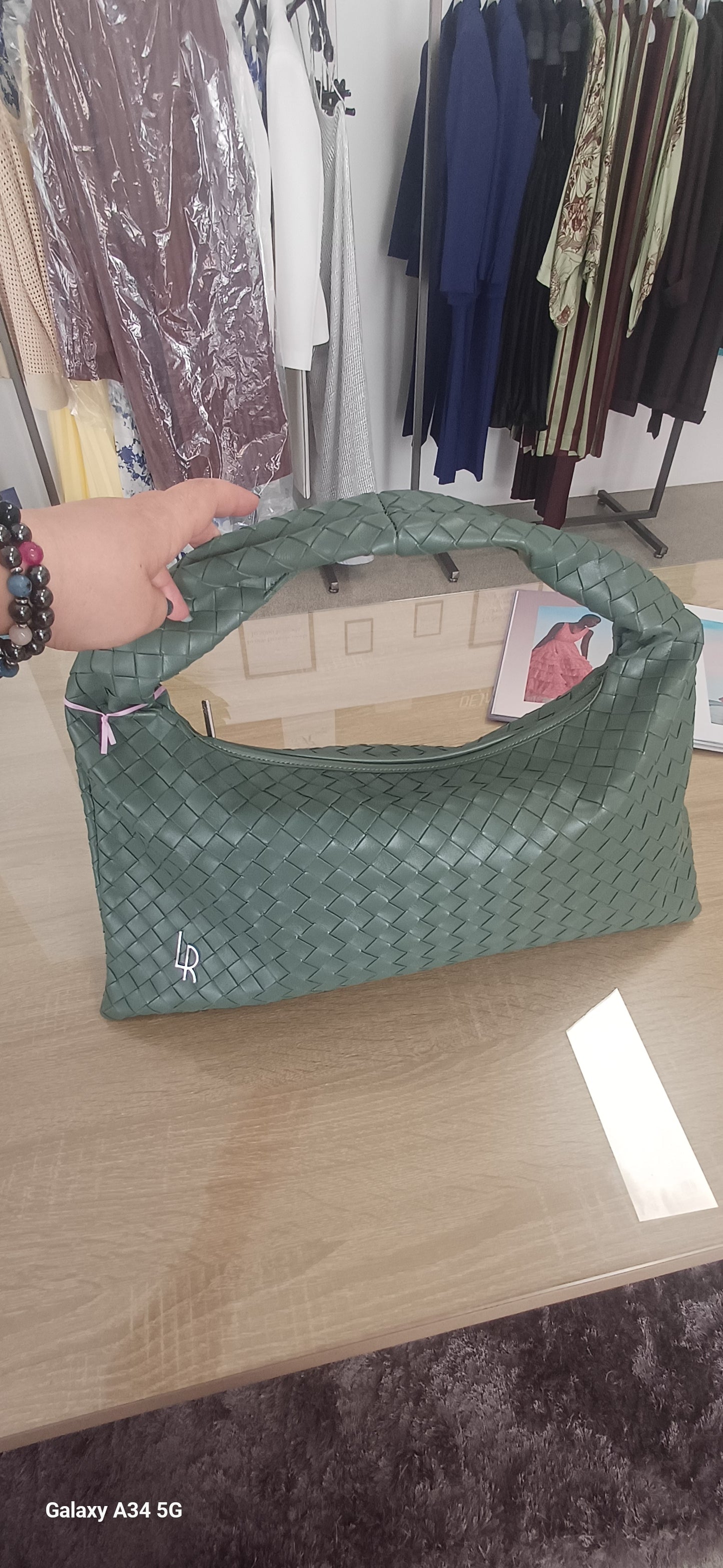 Borsa a spalla in similpelle ANYA - VERDE SALVIA